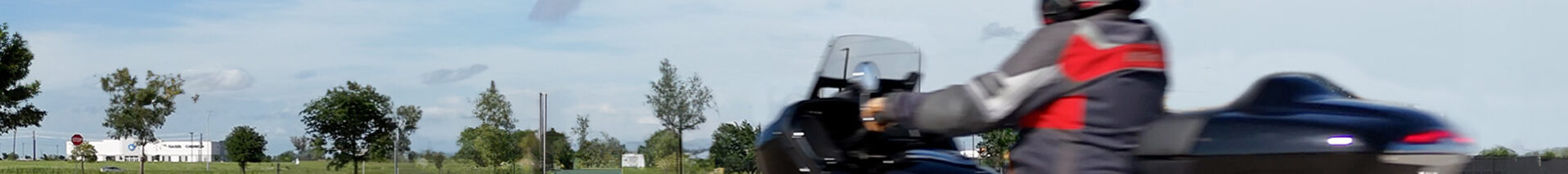 How to emergency brake on a motorcycle